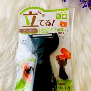 Japanese Kitchen peeler/Cute cat/stand on its own/